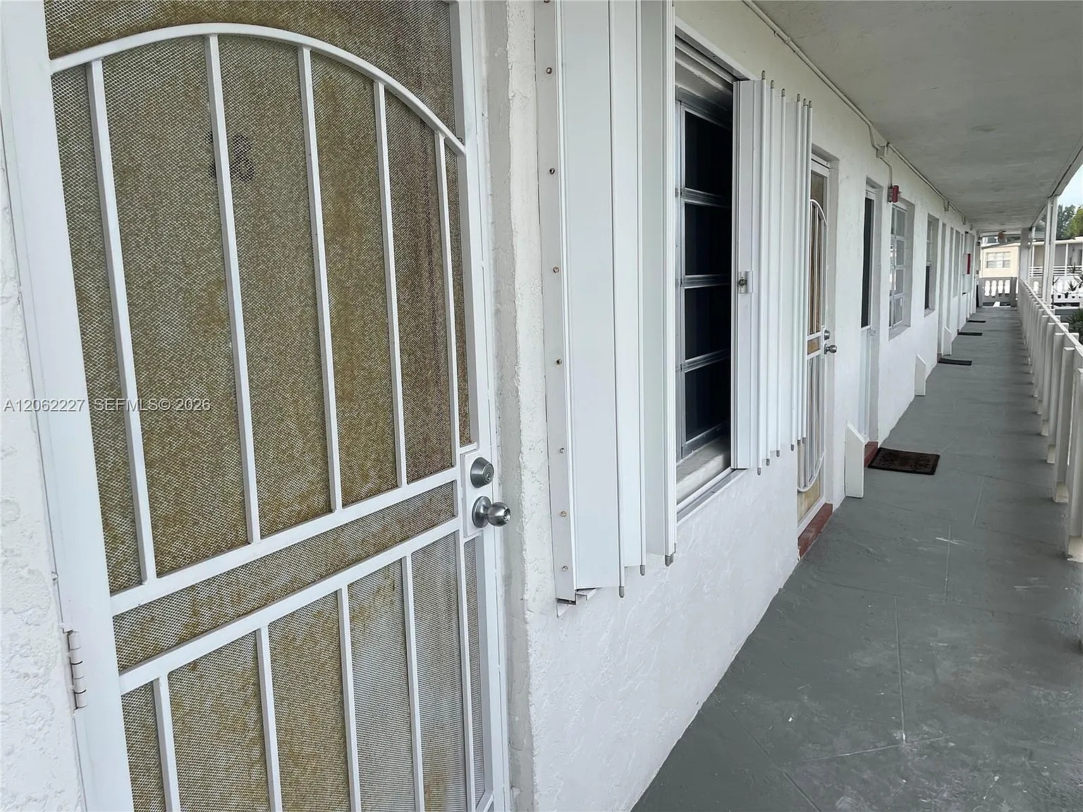 Ro-Mont South Green Condo — Photo 2