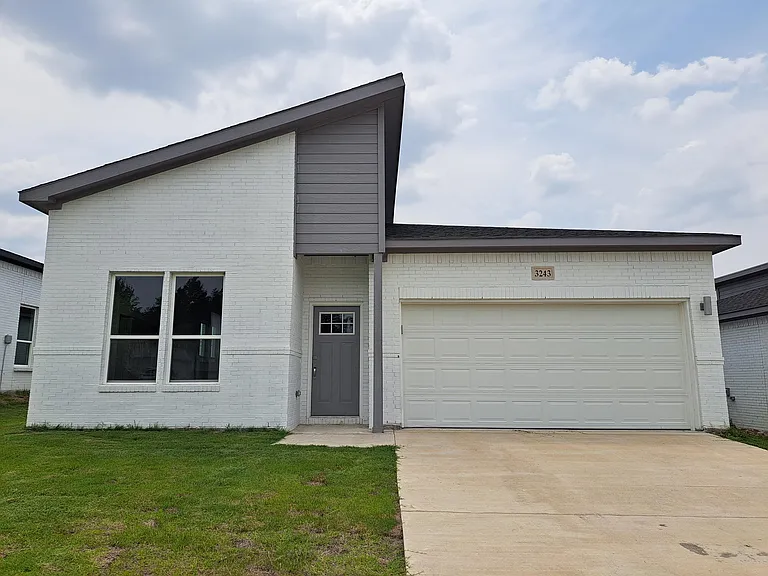 3243 Noor St — Photo 15