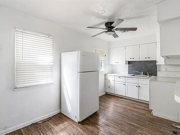 2nd image of 822 NW 34th St