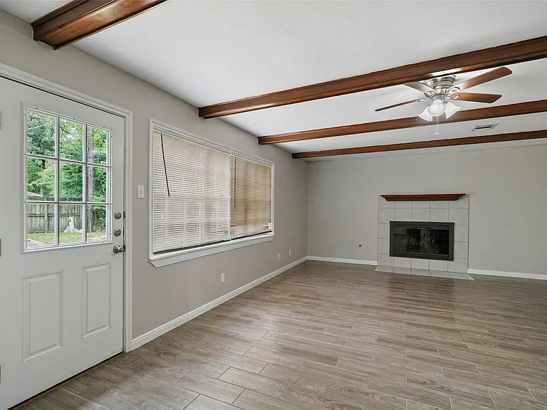 643 Ames St — Photo 17
