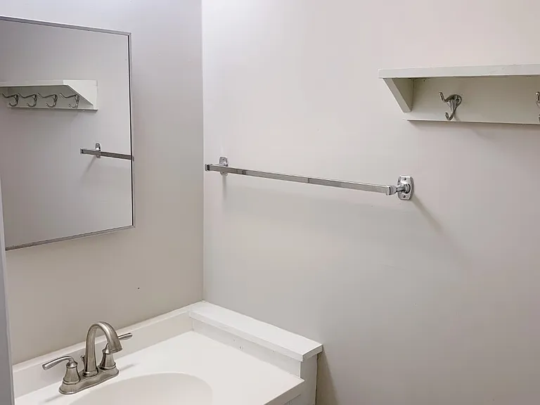 1435 Shirley St #1 — Photo 4