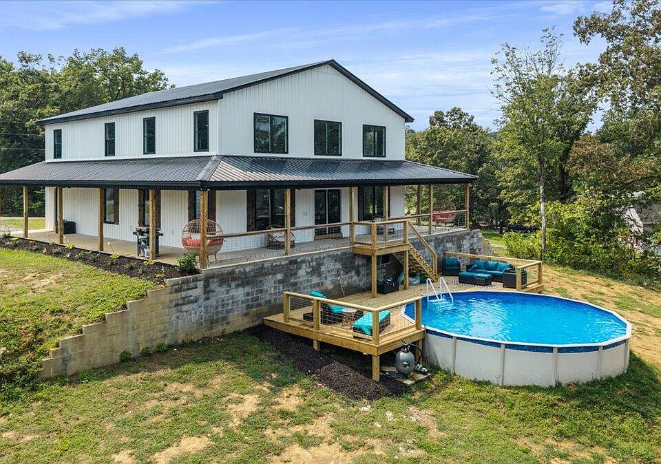 1st image of 132 Hiwassee Dr