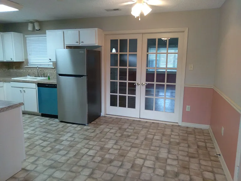 307 Kyle Dr — Photo 5