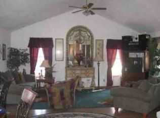 12978 Matthews St, Carleton, MI 48117