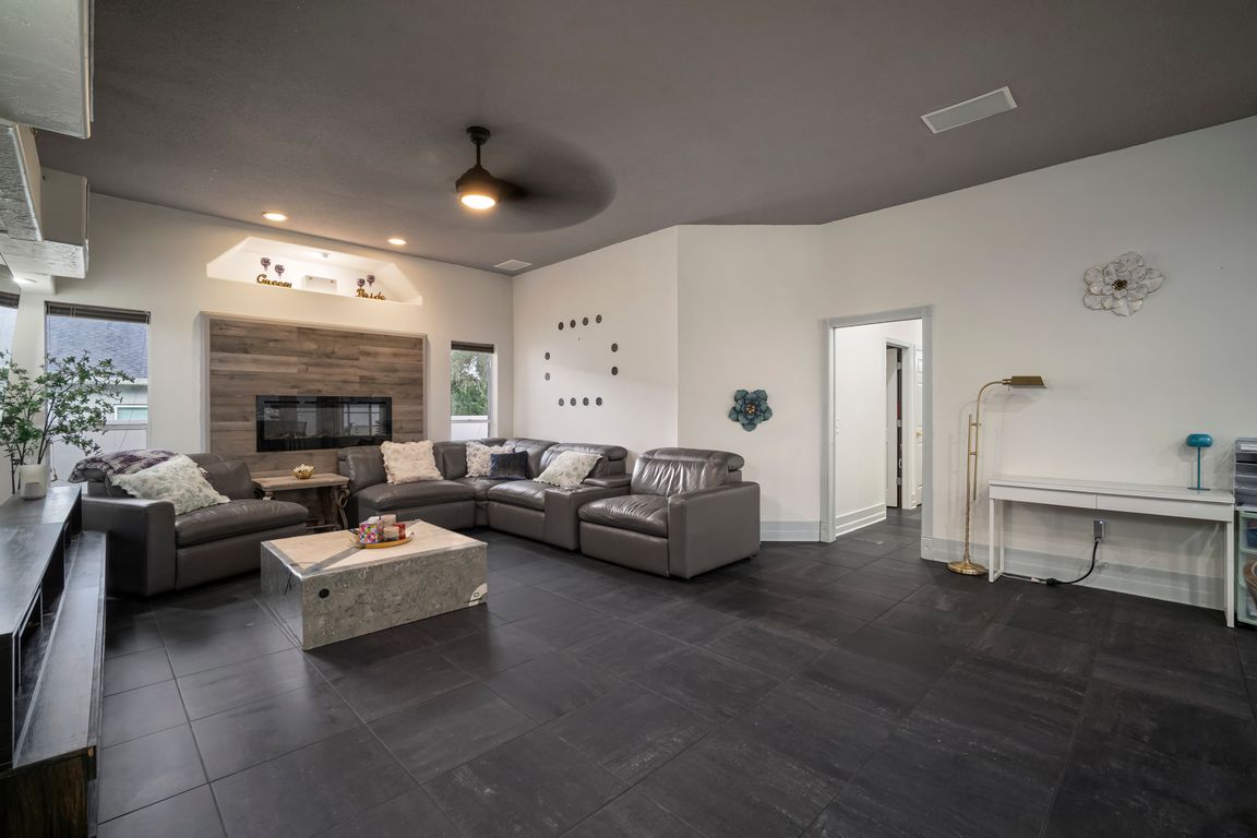 next background image