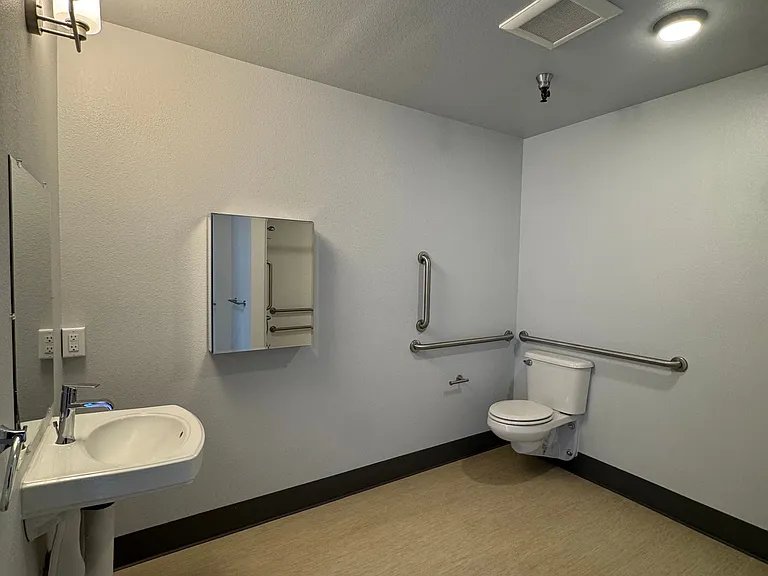 Shasta Place Apartments — Photo 9