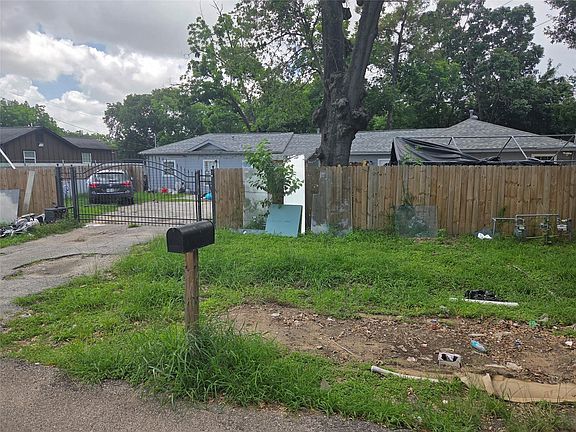 5th image of 5023 Hoover St