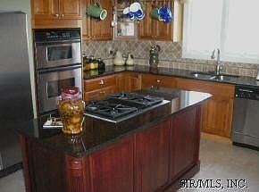 3rd image of 200 Fountain Dr