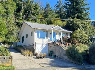 860 8th Ter, Coos Bay, OR 97420