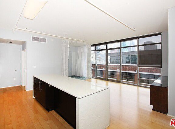 3rd image of 1100 S Hope St APT 815