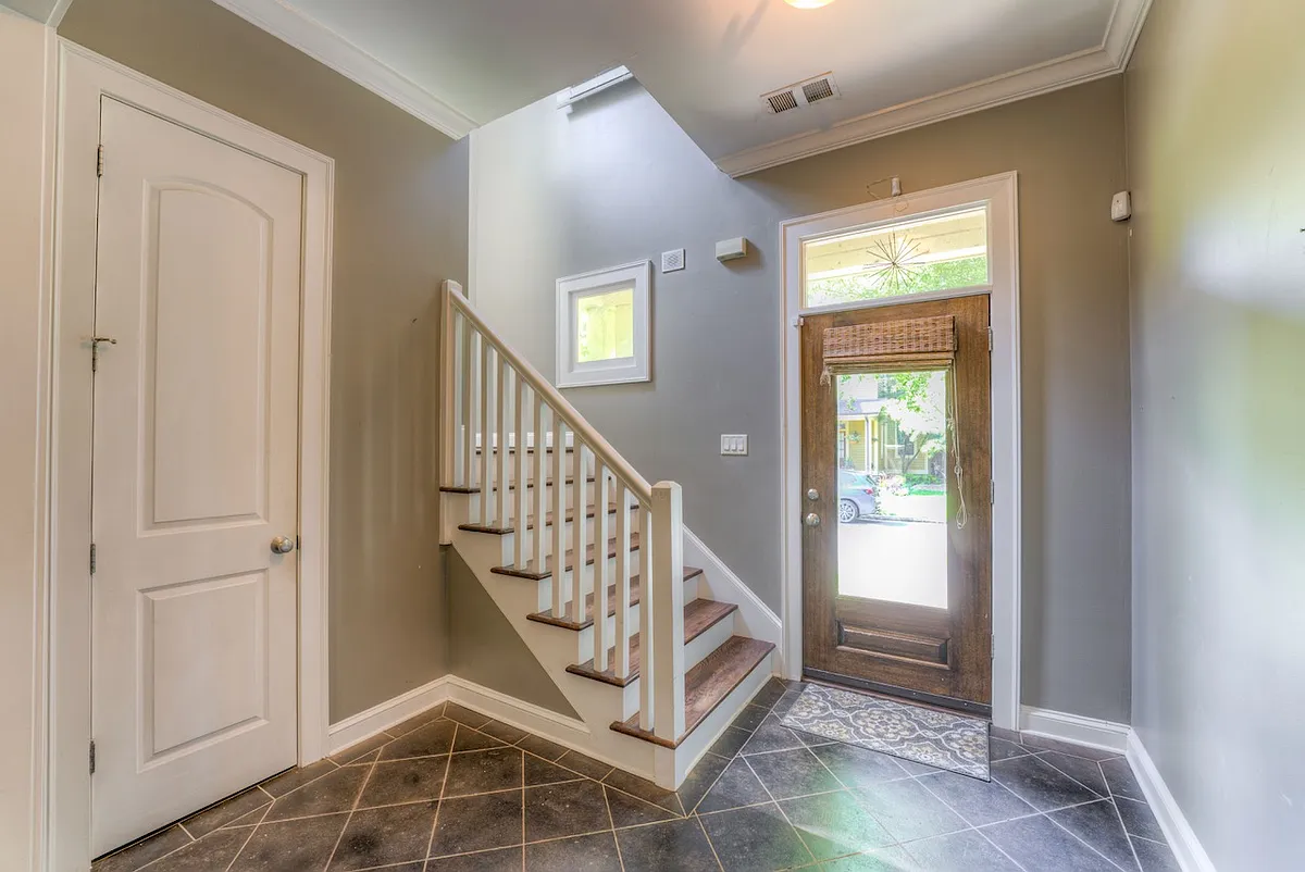 Main entrance. - 1948 Elzey Ave
