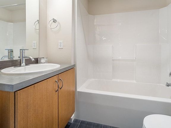 5th image of 15123 NE 81st Way Unit 102