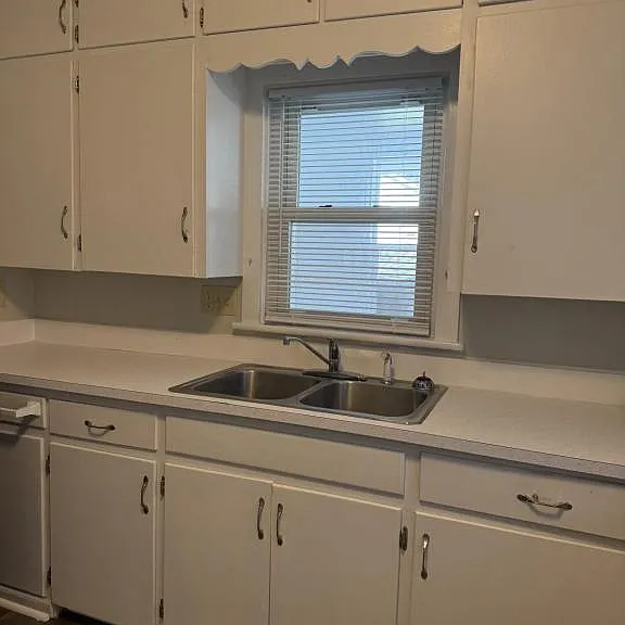 628 E Bowman St — Photo 9