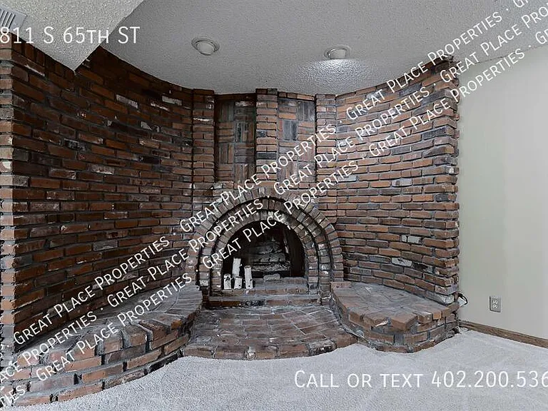 4811 S 65th St — Photo 37