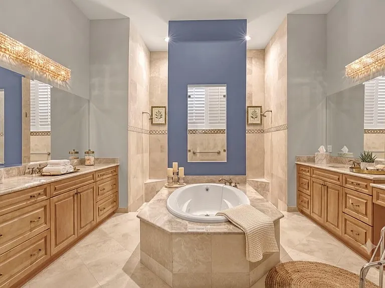 6464 Bellamalfi St — Photo 28