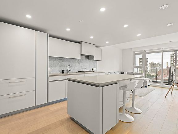 2nd image of 889 Pacific St #1104