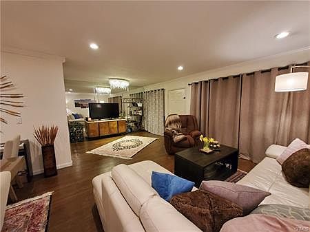 5th image of 322 S Miraleste Dr Unit 170