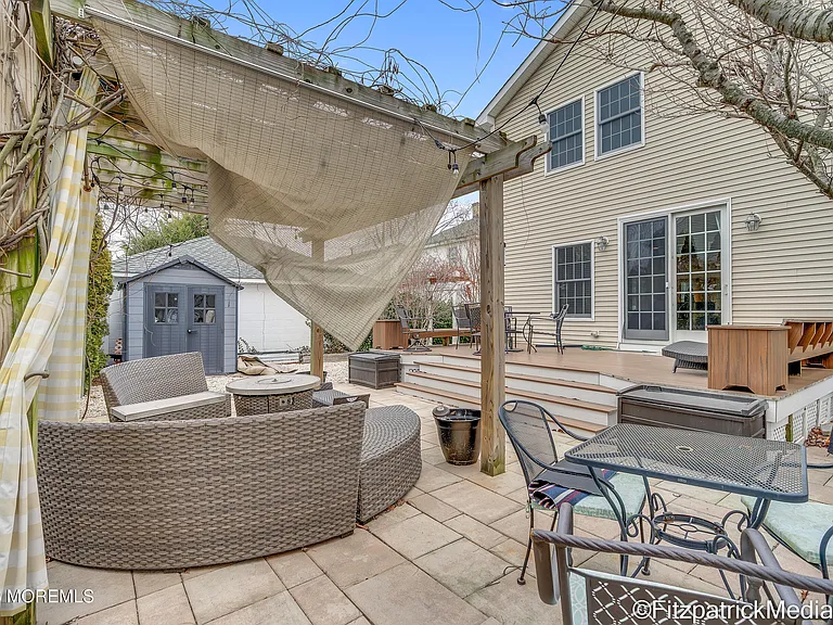 331 Richmond Ave — Photo 25