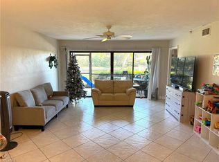 700 Valley Stream DR #101, NAPLES, FL 34113