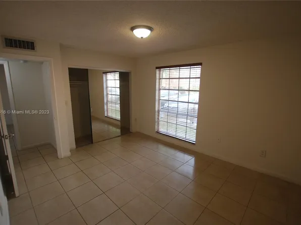 7115 Miami Lakes Dr APT N27, Hialeah, FL 33014