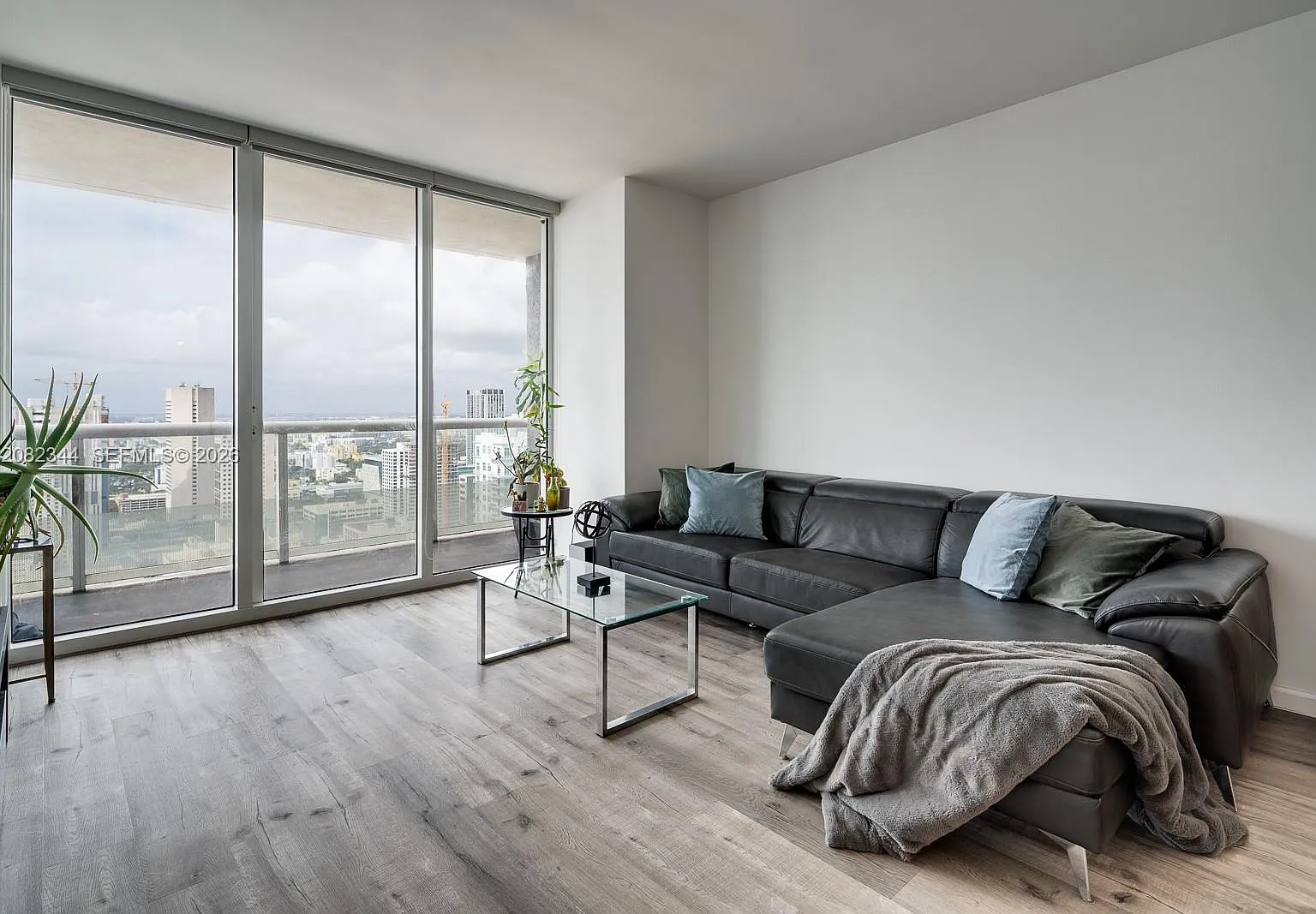 50 Biscayne Condo — Photo 3