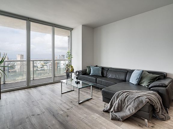3rd image of 50 Biscayne Blvd APT 4505