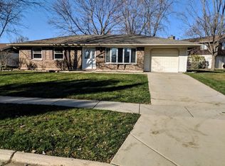 636 Tilipi Ln, Schaumburg, IL 60193