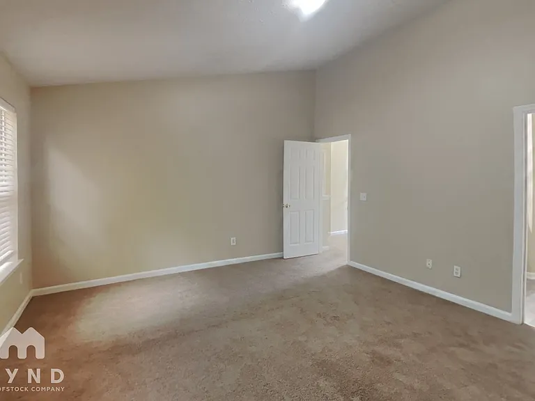 8256 Wynfield Dr — Photo 8