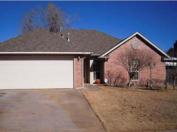 2nd image of 615 W Dowden Dr