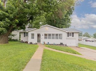 7 Heesch Ave, Treynor, IA 51575