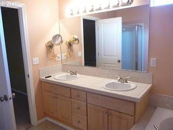 5th image of 10315 NE 86th Ave