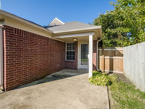 2nd image of 5892 Alexandria Ln