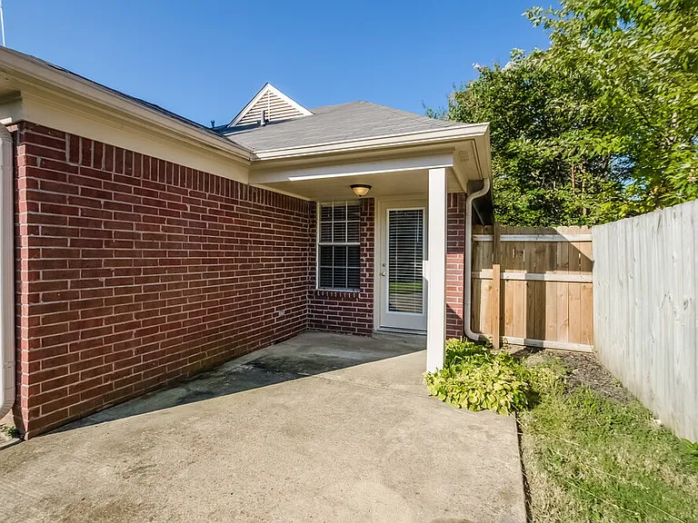 5892 Alexandria Ln — Photo 2