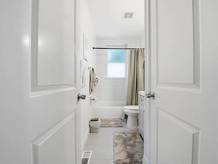 5744 Pershing Ave #1W — Photo 14