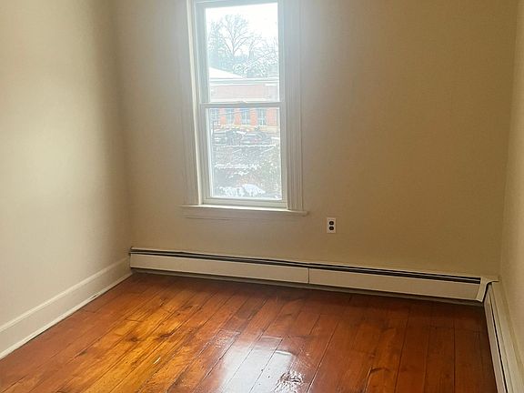 3rd image of 217 Glenridge Ave Floor 2
