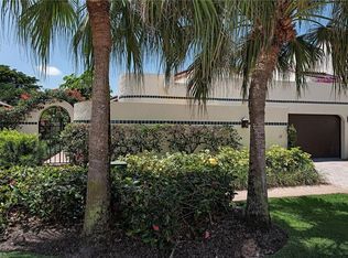 19 Las Brisas Way, Naples, FL 34108