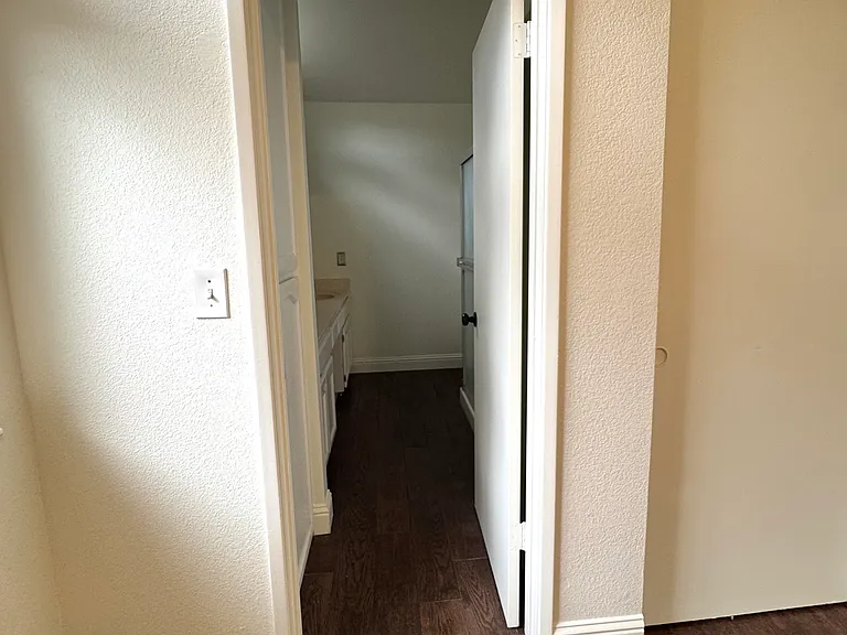 16920 Yvonne Dr — Photo 15