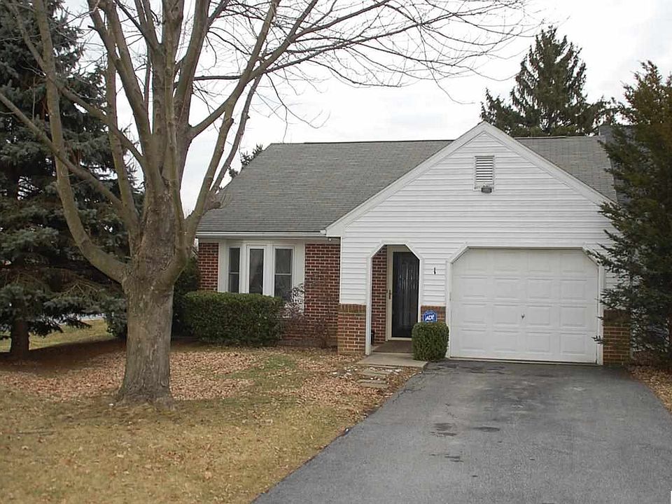 1st image of 1 Fieldcrest Dr