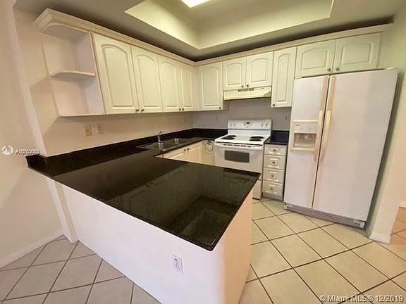 3rd image of 3500 Coral Way APT 602