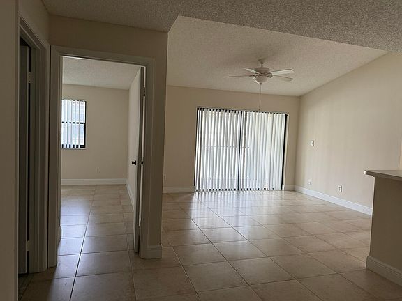 4th image of 520 S Park Road #22-12
