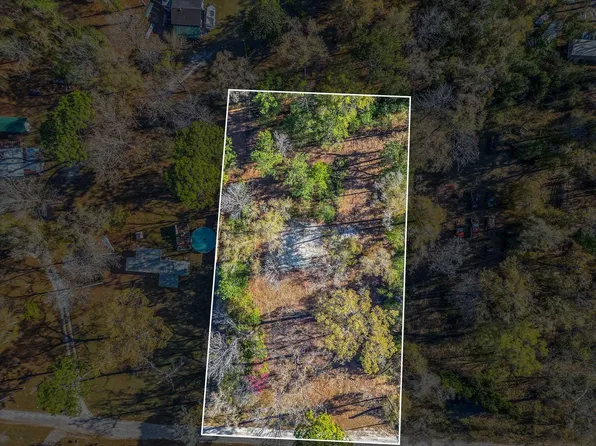 185 McMahan Dr, Crawfordville, FL 32327