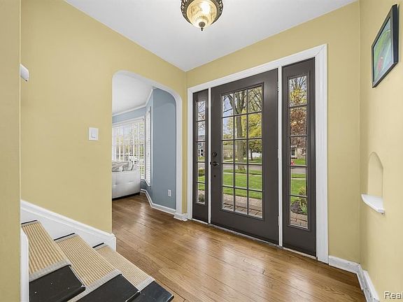 4th image of 13348 Winchester Ave