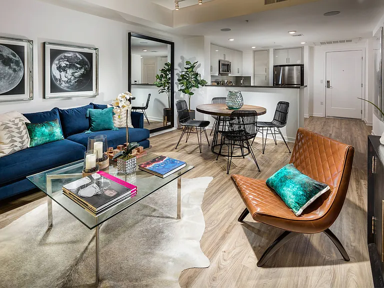 Onyx Glendale — Photo 4