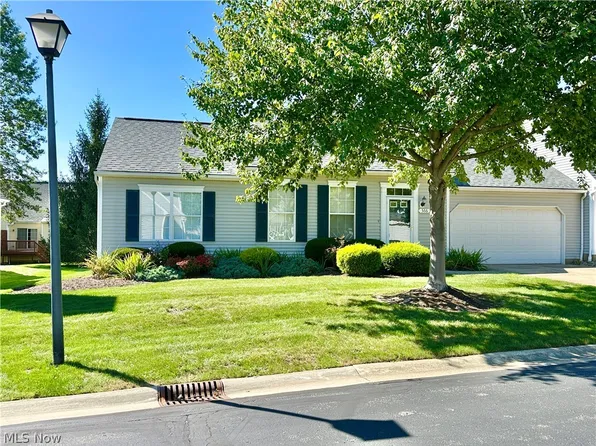 566 Parkside Ln, Tallmadge, OH 44278