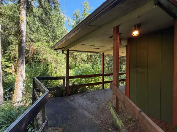 1799 N Doris Ln, Otis, OR 97368