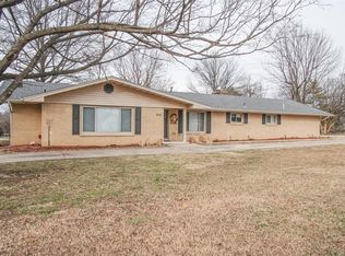 459 Sunset Dr, Lebanon, MO 65536