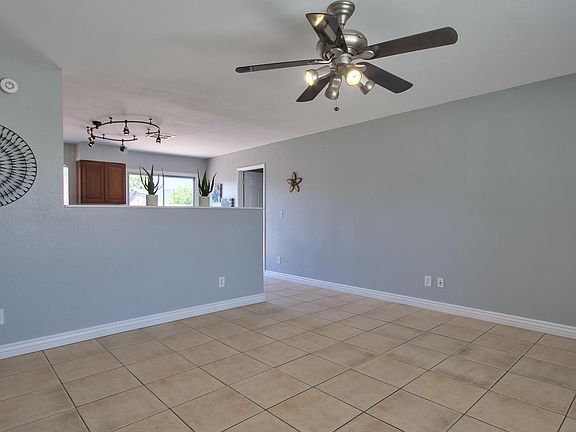 5th image of 7152 W HOLLYHOCK Drive