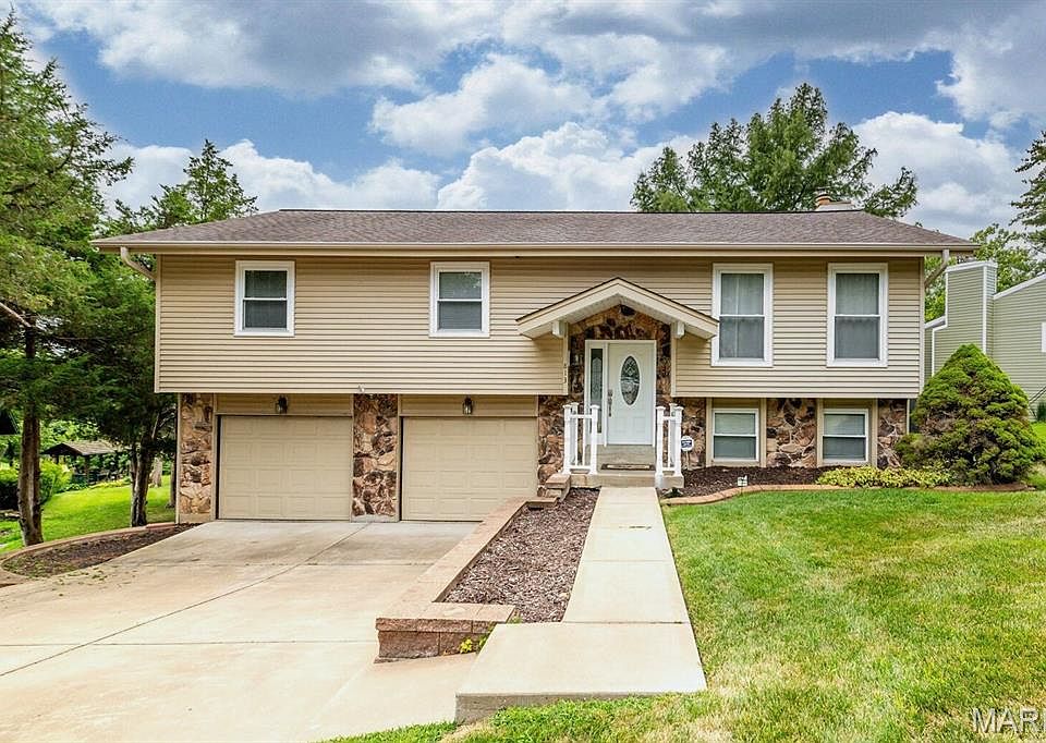 1st image of 813 Edgewood Dr