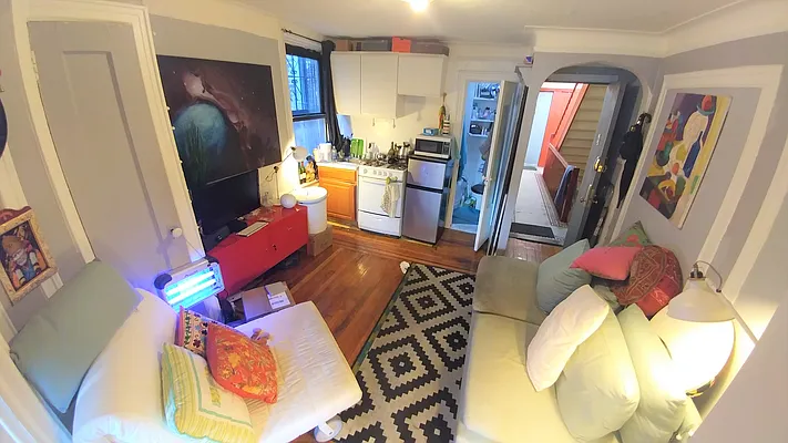 Rented by Downtown Mgt & Realty LLC | media 9