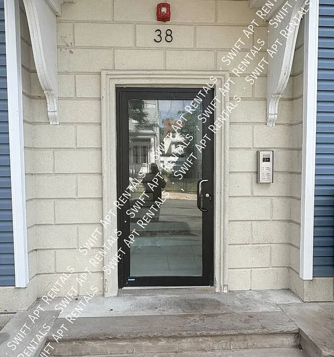38 Tillinghast St #1